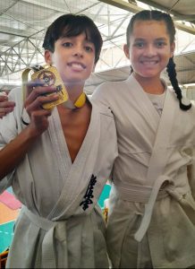 Projeto social da recordista Érica Paiva faz bonito e conquista título no ll Campeonato Mineiro de Kyokushin Karate