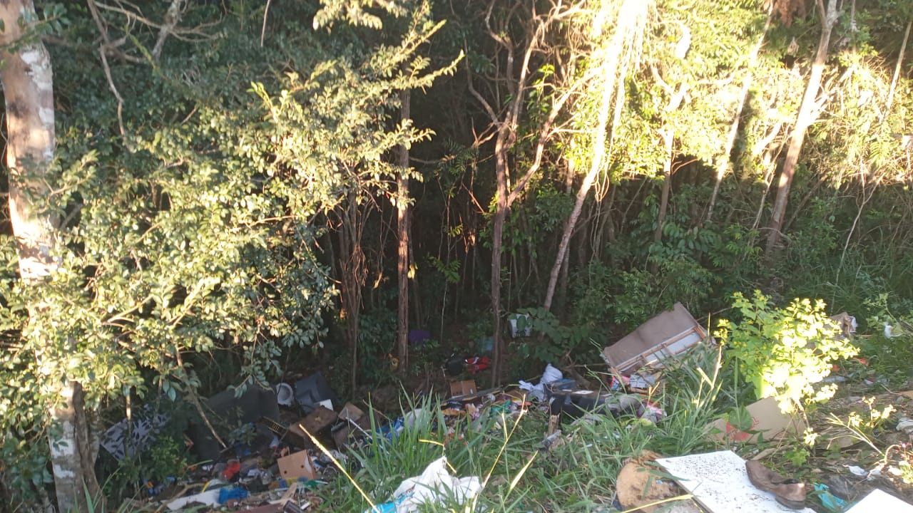 Crime ambiental em Conselheiro Lafaiete (MG): moradores cobram fiscalização e punição a bota-fora