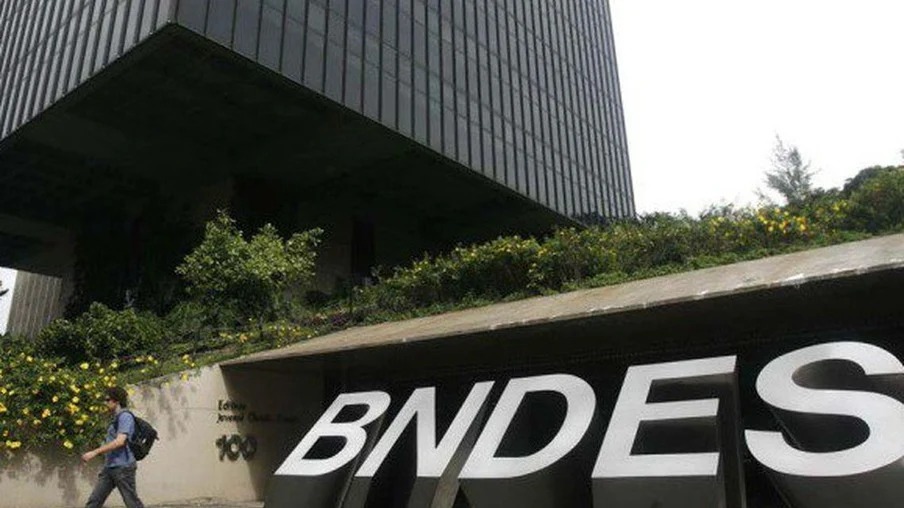 BNDES anuncia concurso para 2024 com 150 vagas e salário inicial de R$ 20,9 mil