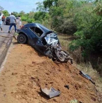 Quatro pessoas, incluindo duas crianças, morrem em colisão em MG